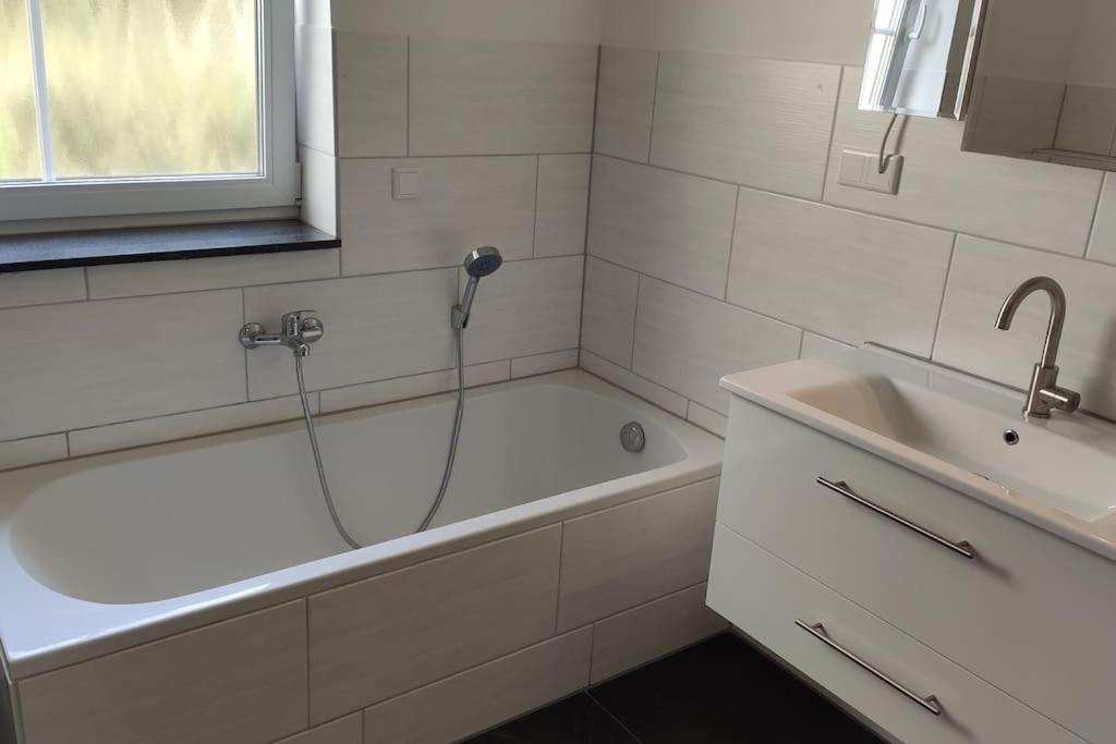 Neue 90 Qm 2-Zimmerwohnung Naehe Koeln 오덴탈 외부 사진